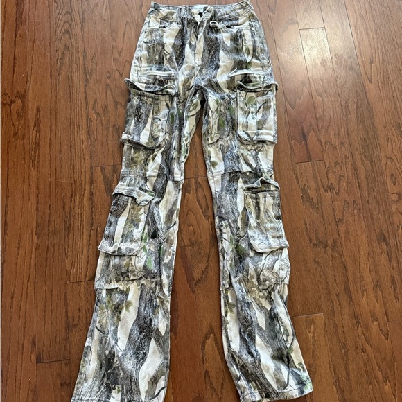 NWOT Fashion Nova Camouflage Pants | Size 1 - Picture 2 of 3